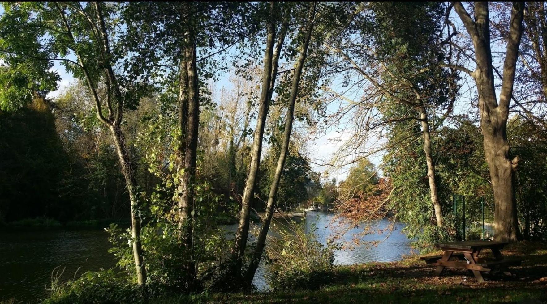 A La Vielle Halle Souppes-sur-Loing ภายนอก รูปภาพ